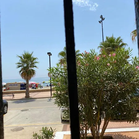 Beachfront Two-bedroom In Appartement *